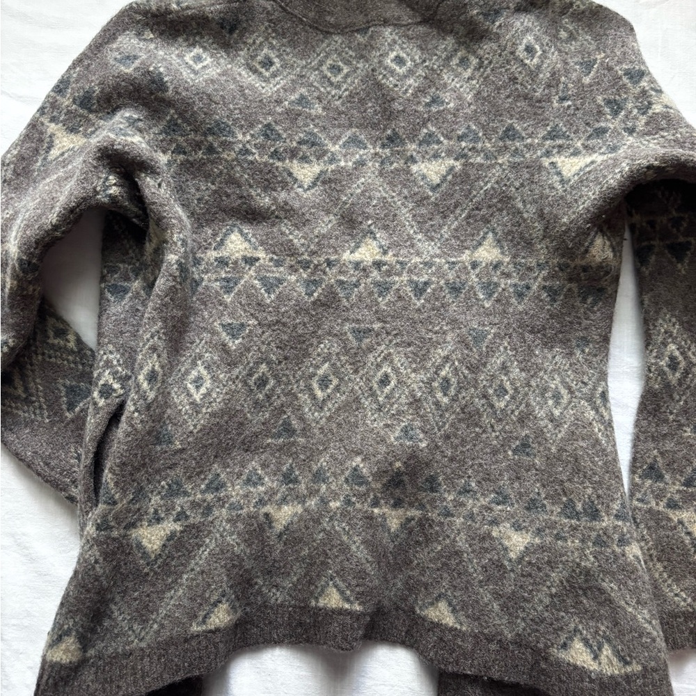 100% Lambswool Sweater - image 5